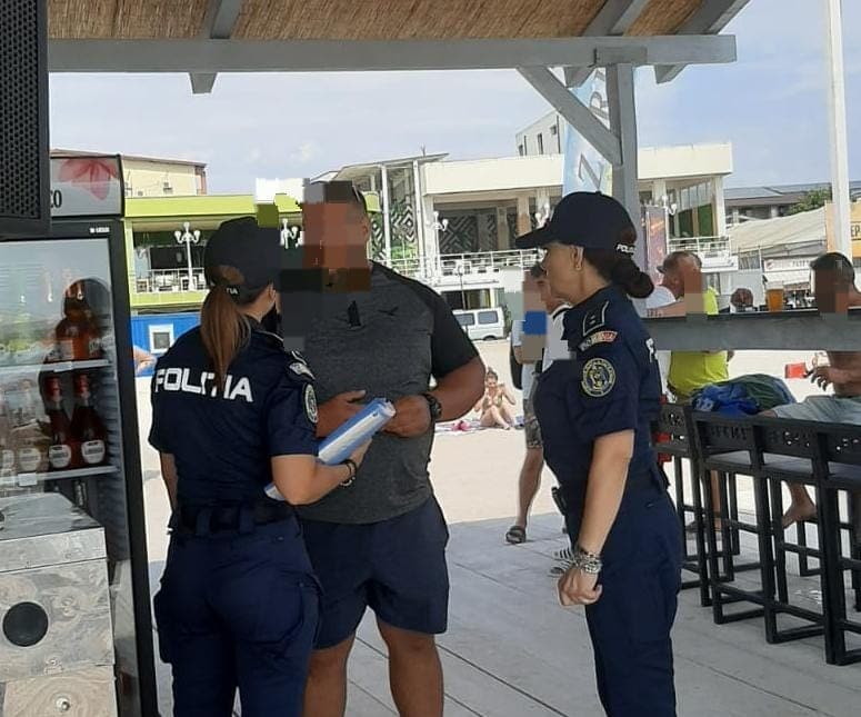 Operatorii economici de pe litoral, luați la verificat de polițiști