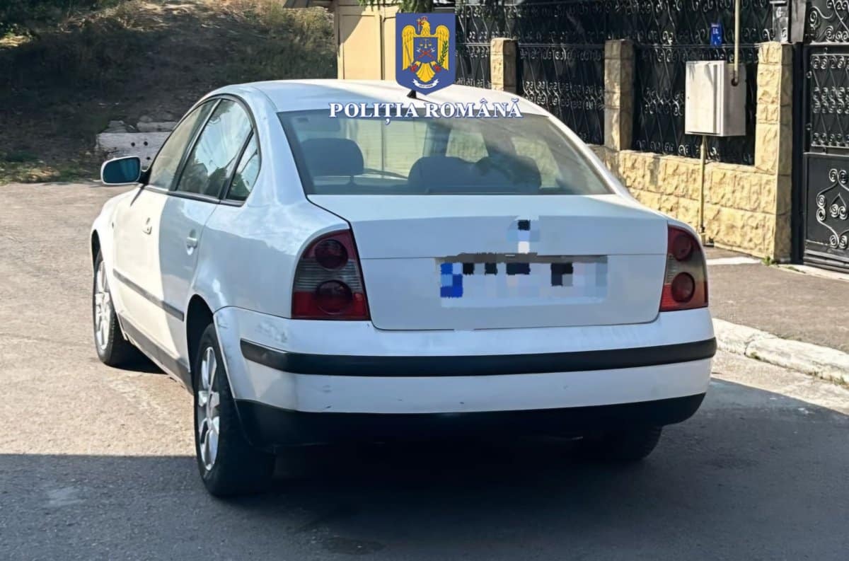 Doi minori au furat o mașină, au făcut un accident și au plecat de la fața locului