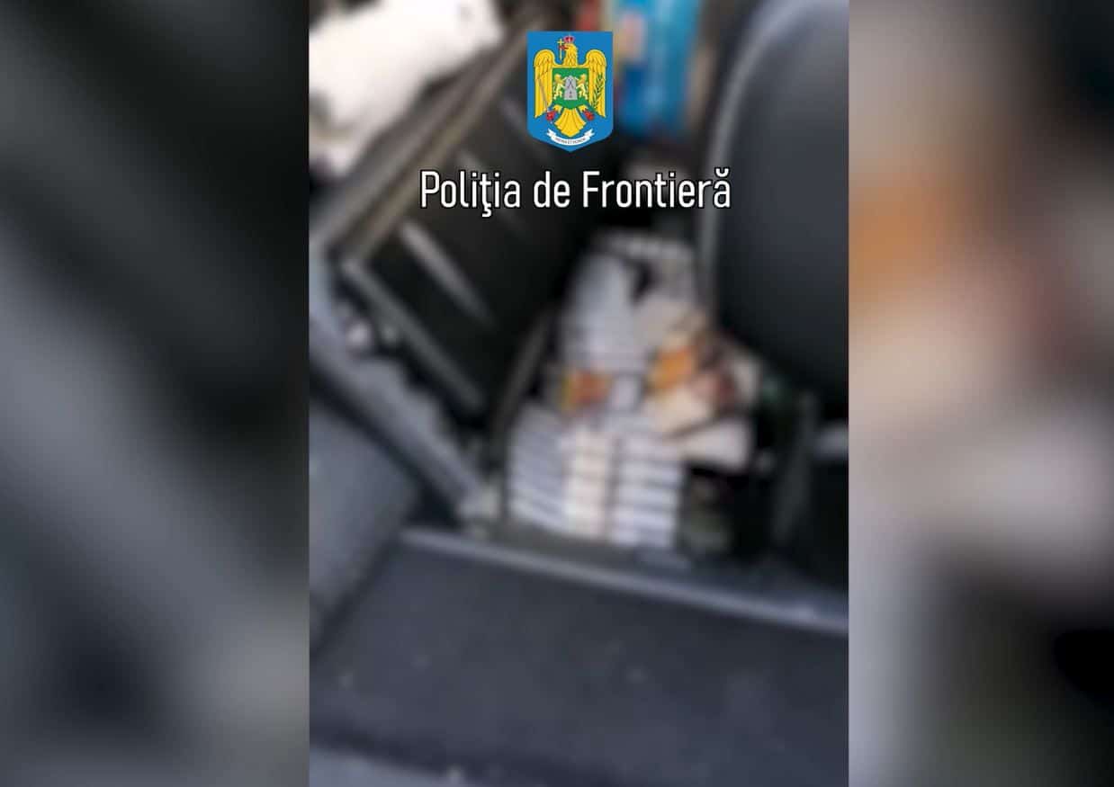 Polițiștii de frontieră au descoperit pachete cu țigări ascunse în podeaua unei mașinii, la PTF Vama Veche