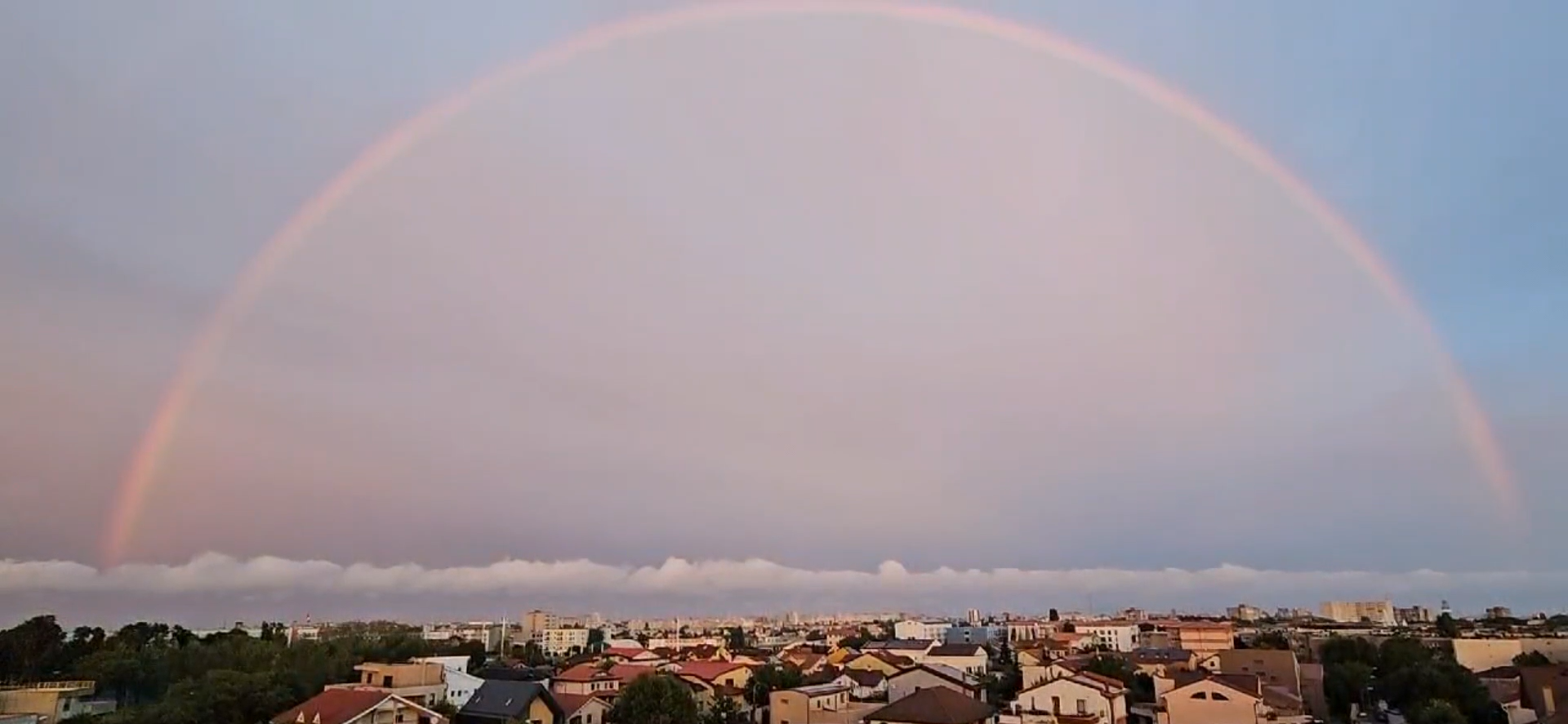 Curcubeu dublu pe cerul Constanței