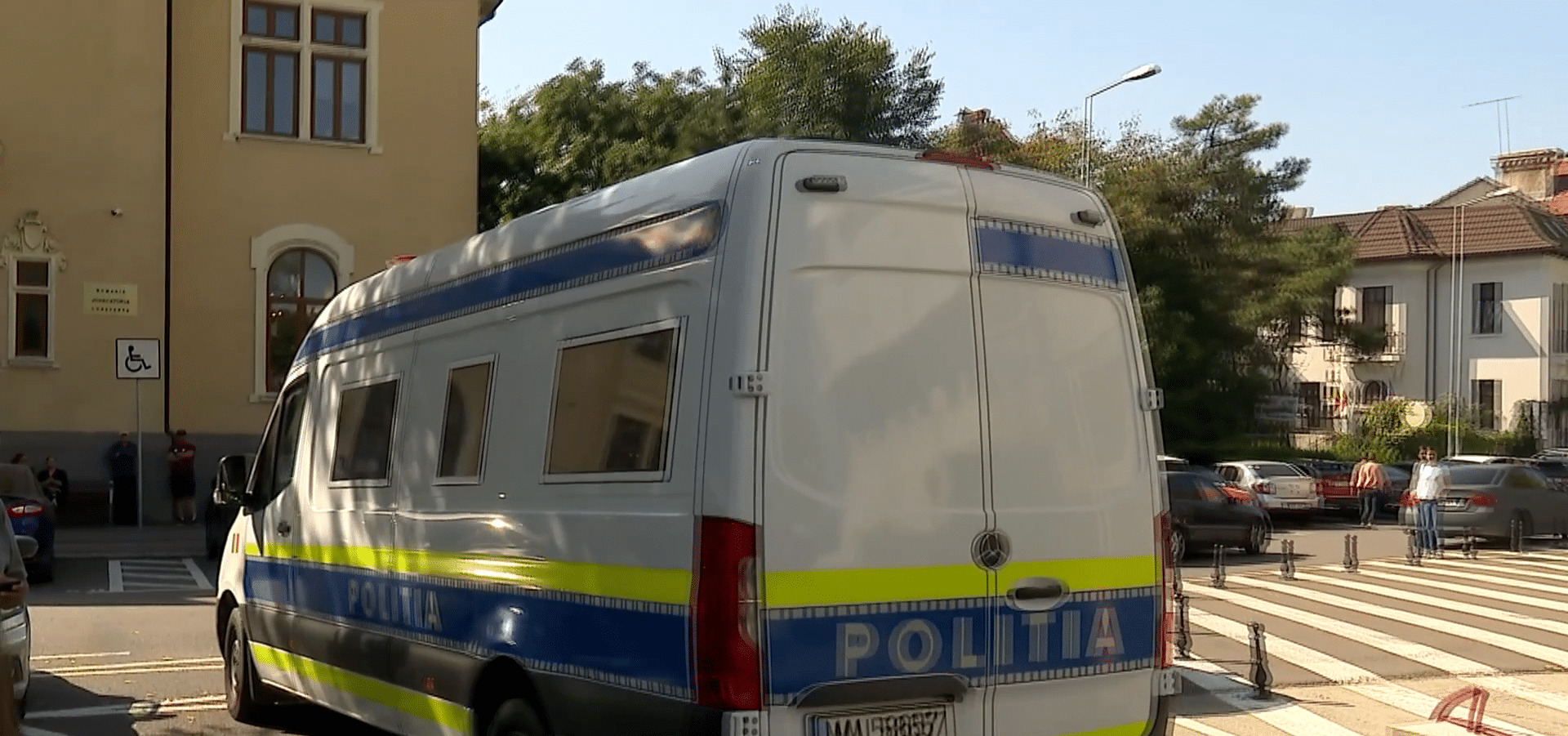 Vameșii arestați pentru mită vor acasă