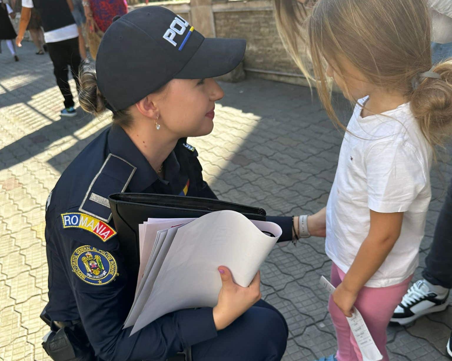 Polițiștii constănțeni alături de elevi, la începutul noului an școlar