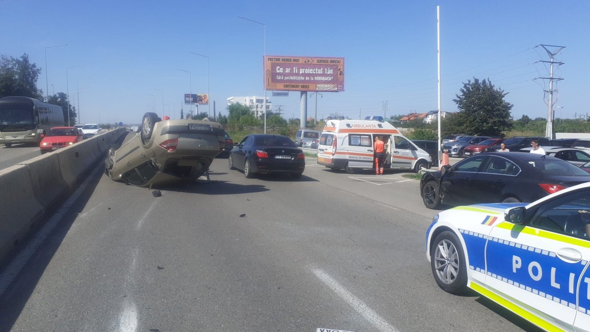 O mașină s-a răsturnat la ieșire din Constanța, spre Ovidiu