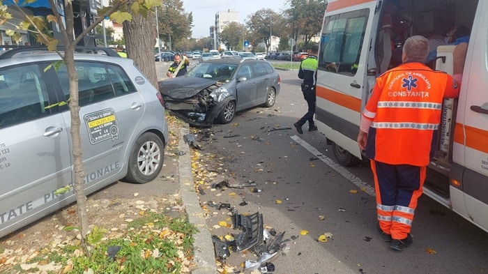 Accident rutier între două autoturisme, în fața IPJ Constanța