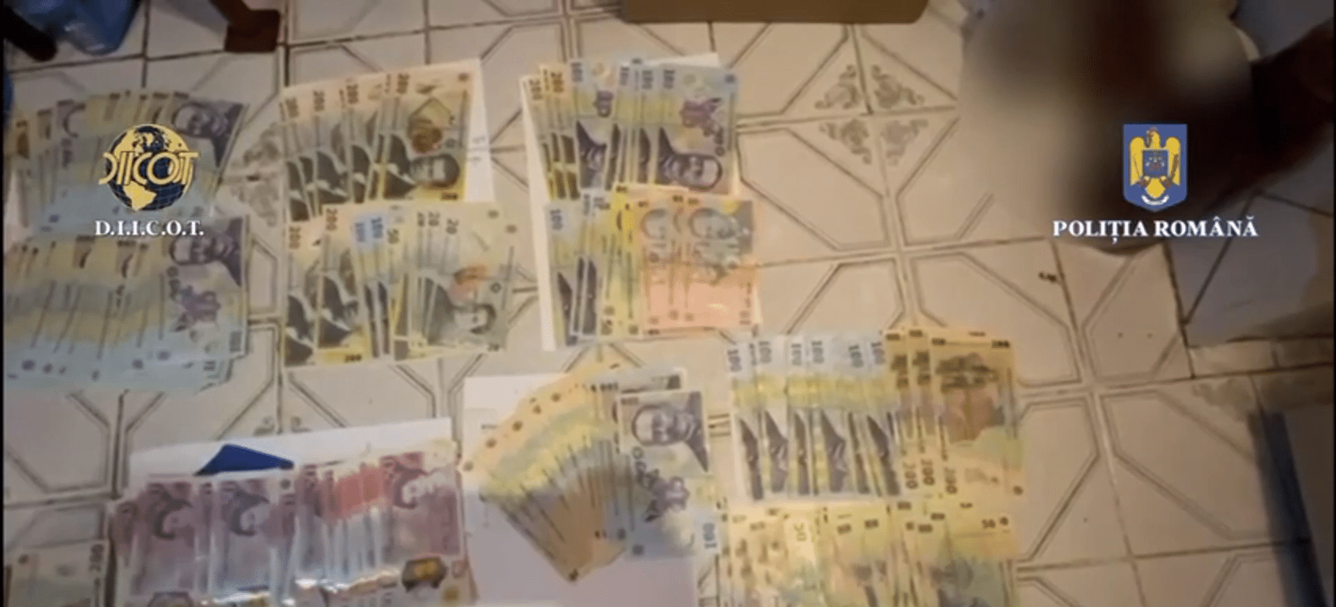 Traficanți de droguri săltați de mascați