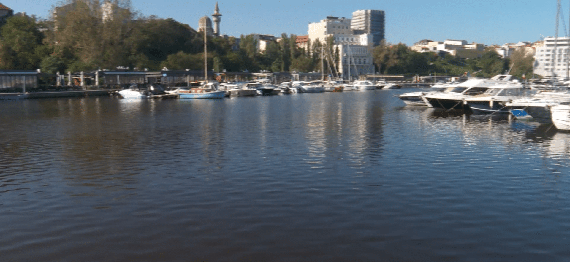 Marea Neagră a devenit roșie