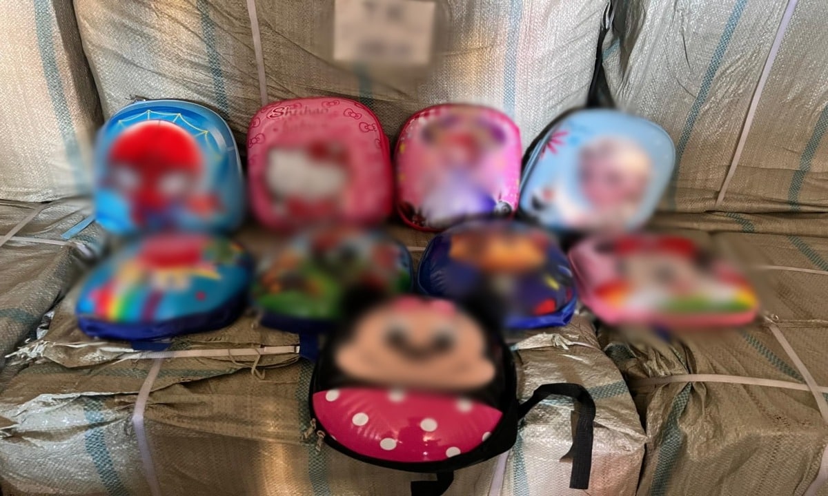 Peste 17.000 de ghiozdane de copii contrafăcute găsite în Portul Constanța