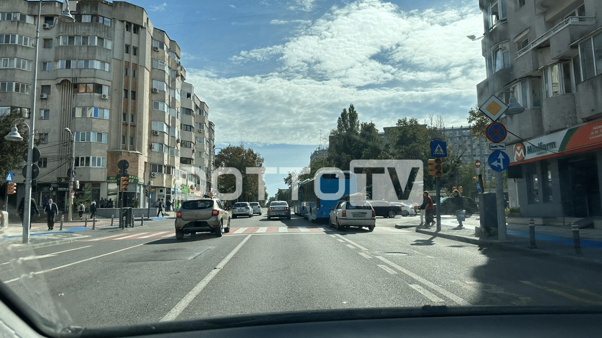 Atenție, șoferi! Nu funcționează semafoarele din intersecția bulevardului Tomis cu strada Nicolae Iorga