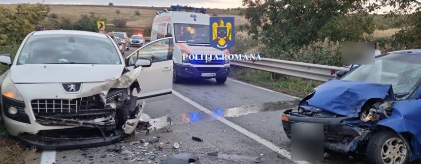 Tulcea: Două mașini implicare într-un accident rutier între Somova și Mineri
