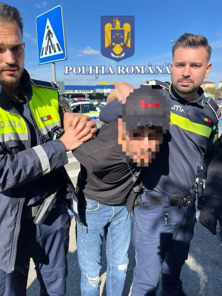 UPDATE: Bărbat înjunghiat în parcarea unui mall. Victima a murit