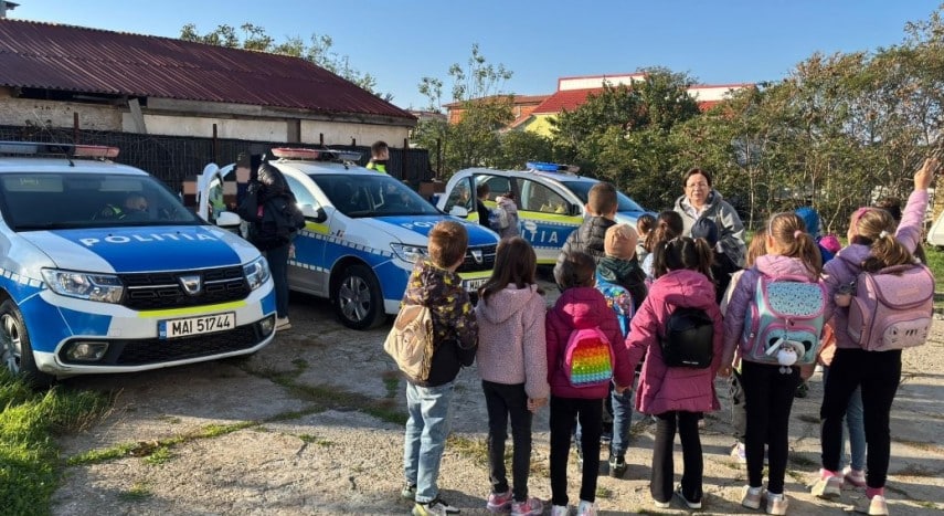 Polițiștii din Eforie Nord au oferit lecții interactive elevilor în cadrul „Săptămâna Școala Altfel”