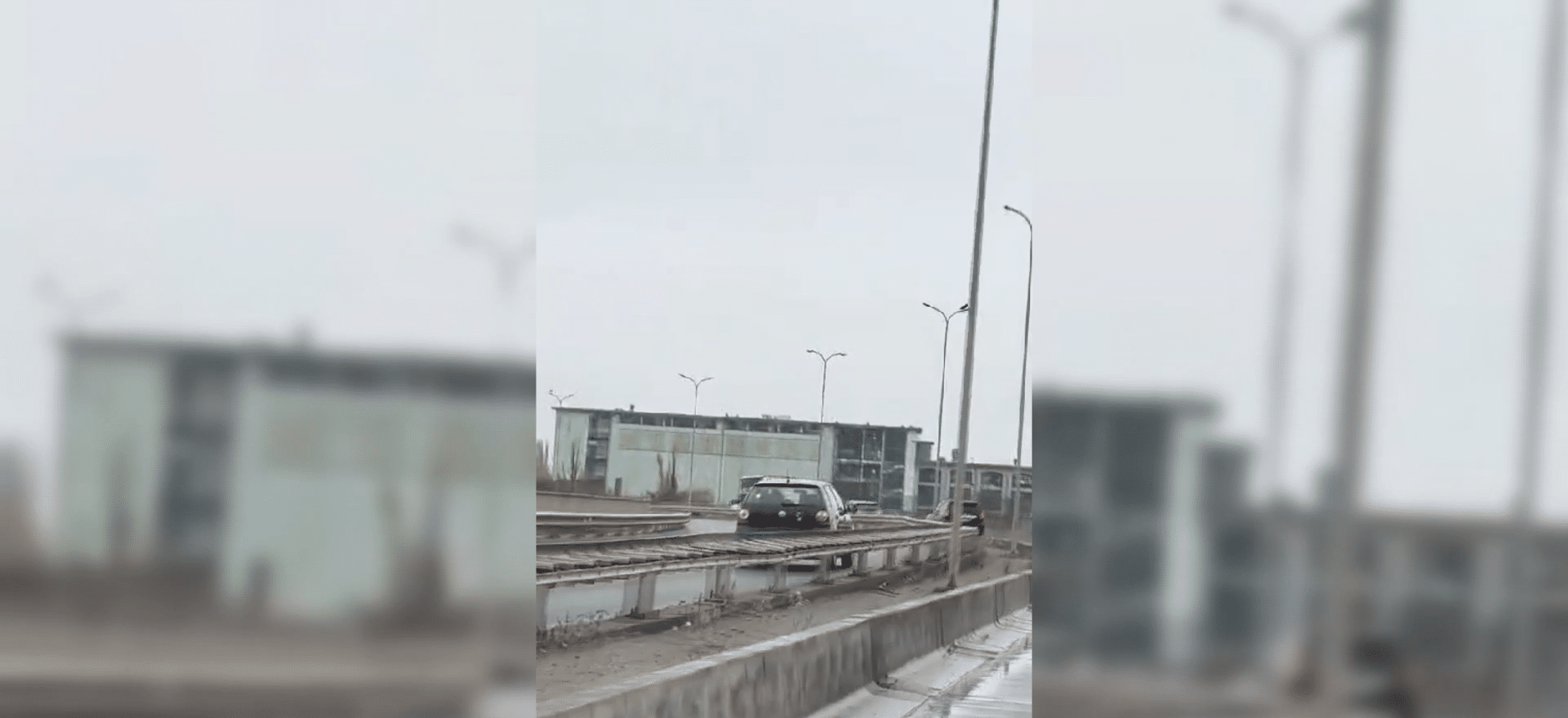 A traversat podul pe contrasens