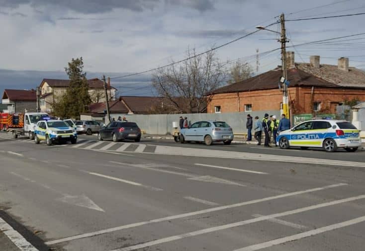 Accident cu trei mașini în zona Gării CFR din Murfatlar. Două persoane au fost rănite