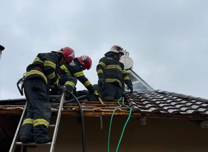 Incendiu la o casă din localitatea Beștepe