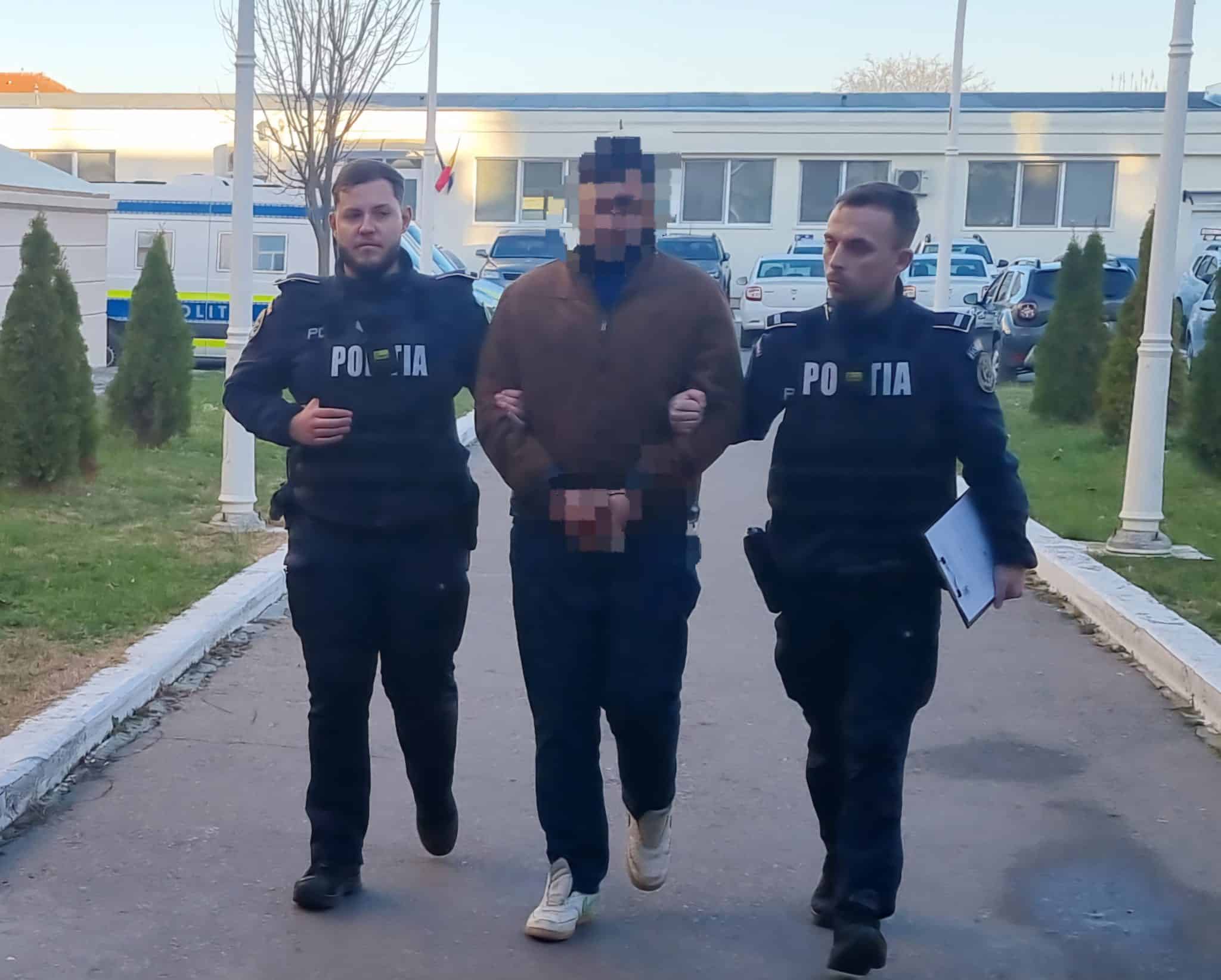 Tânăr de 20 de ani, arestat preventiv pentru săvârșirea mai multor infracțiuni
