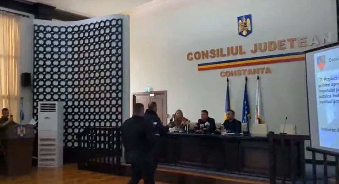 Ședință cu scandal la CJC: “Ești un infractor, terorist”