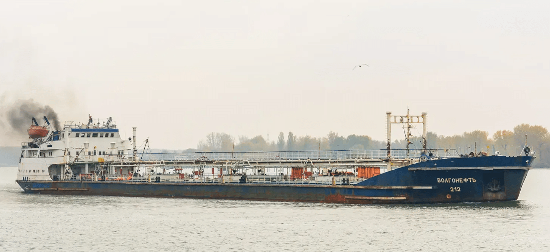 Autoritatea Navală Română: poluarea cu petrol din Marea Neagră va afecta în principal țărmul rusesc