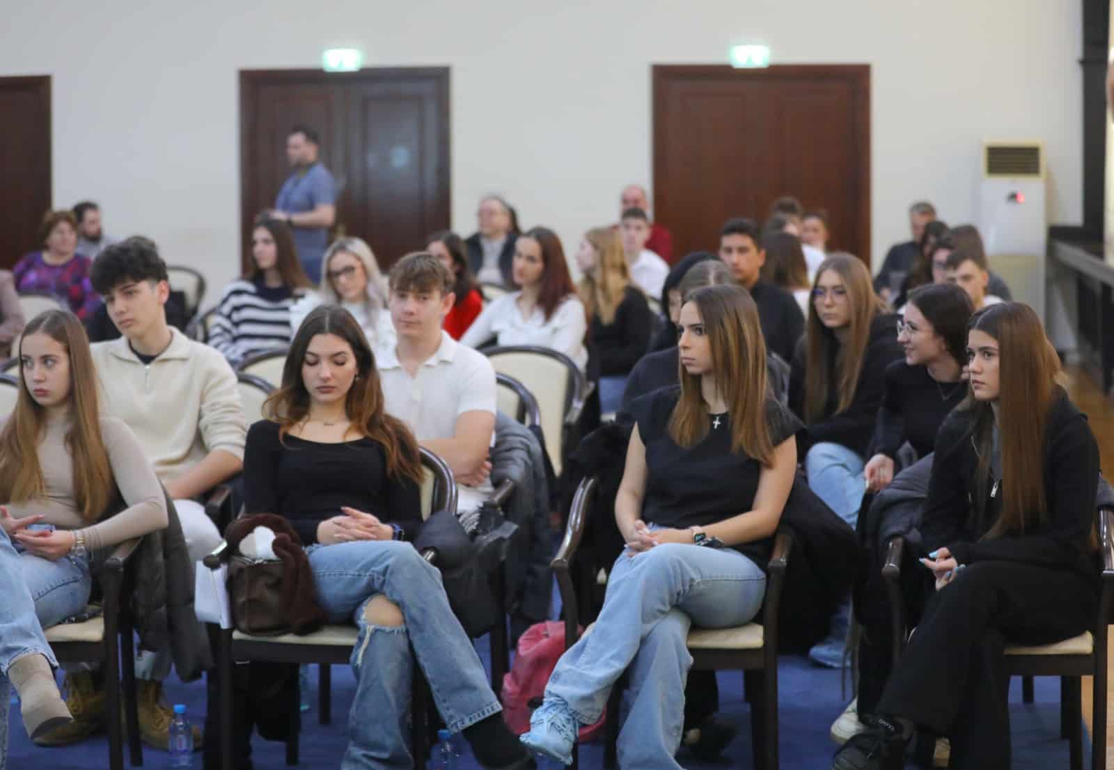 55 de elevi de liceu din Constanța au participat la al doilea workshop Innovation Camp