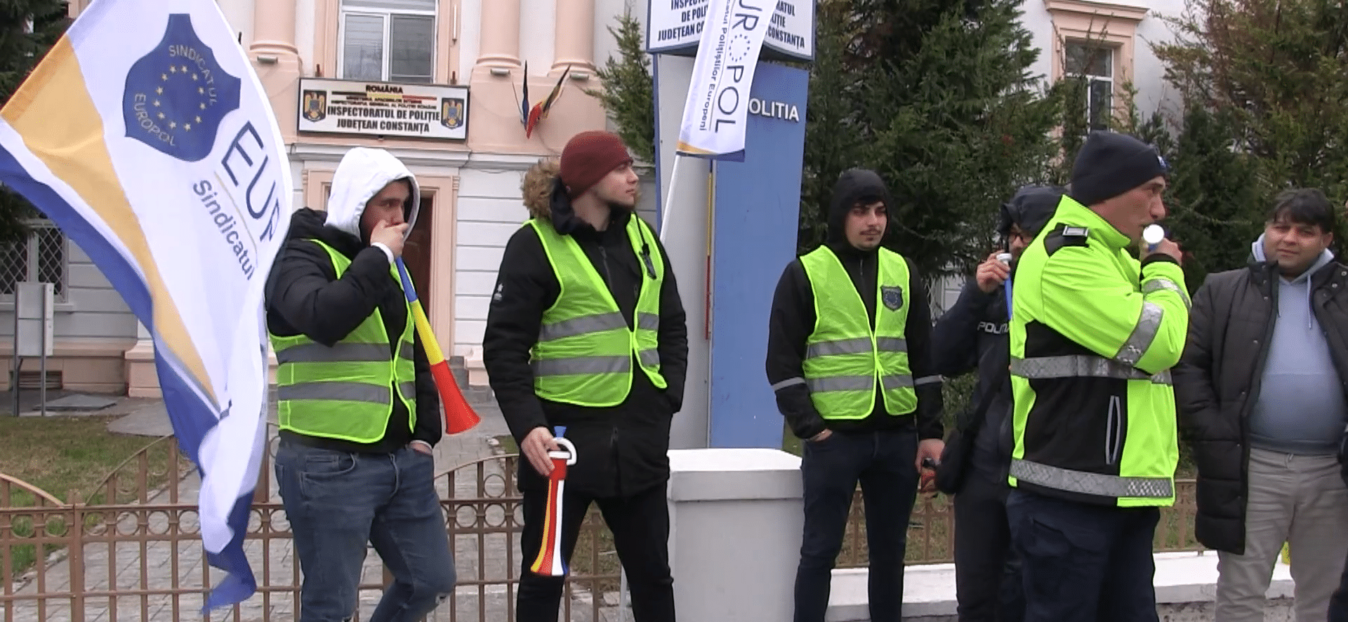 Polițiștii: Salariile vor scădea cu peste 1.000 lei