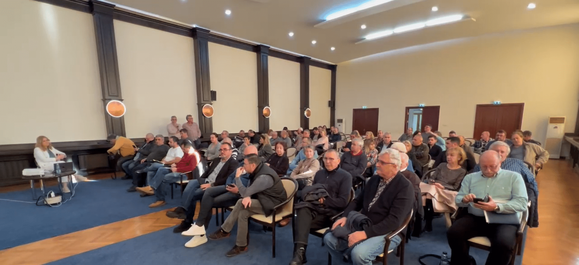 Între a fi și a nu fi blocuri între case