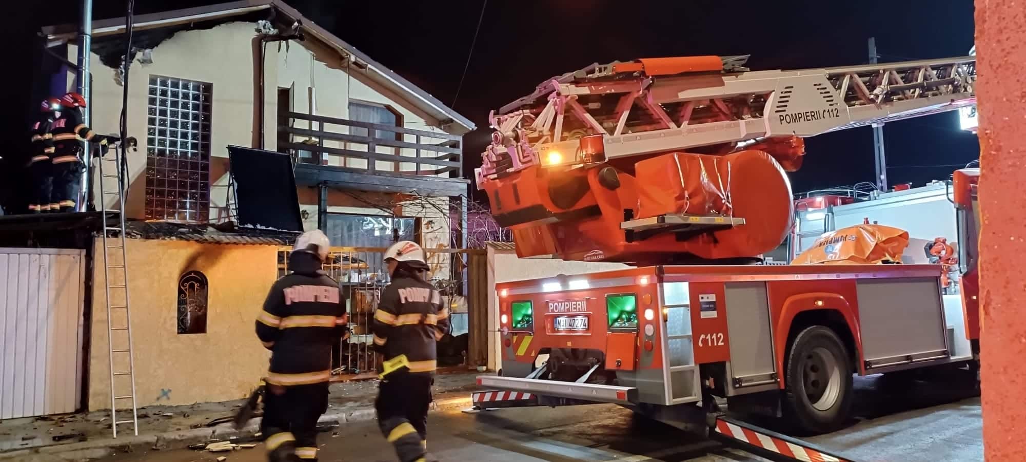 FOTO/VIDEO: Incendiu la o casă din Tulcea