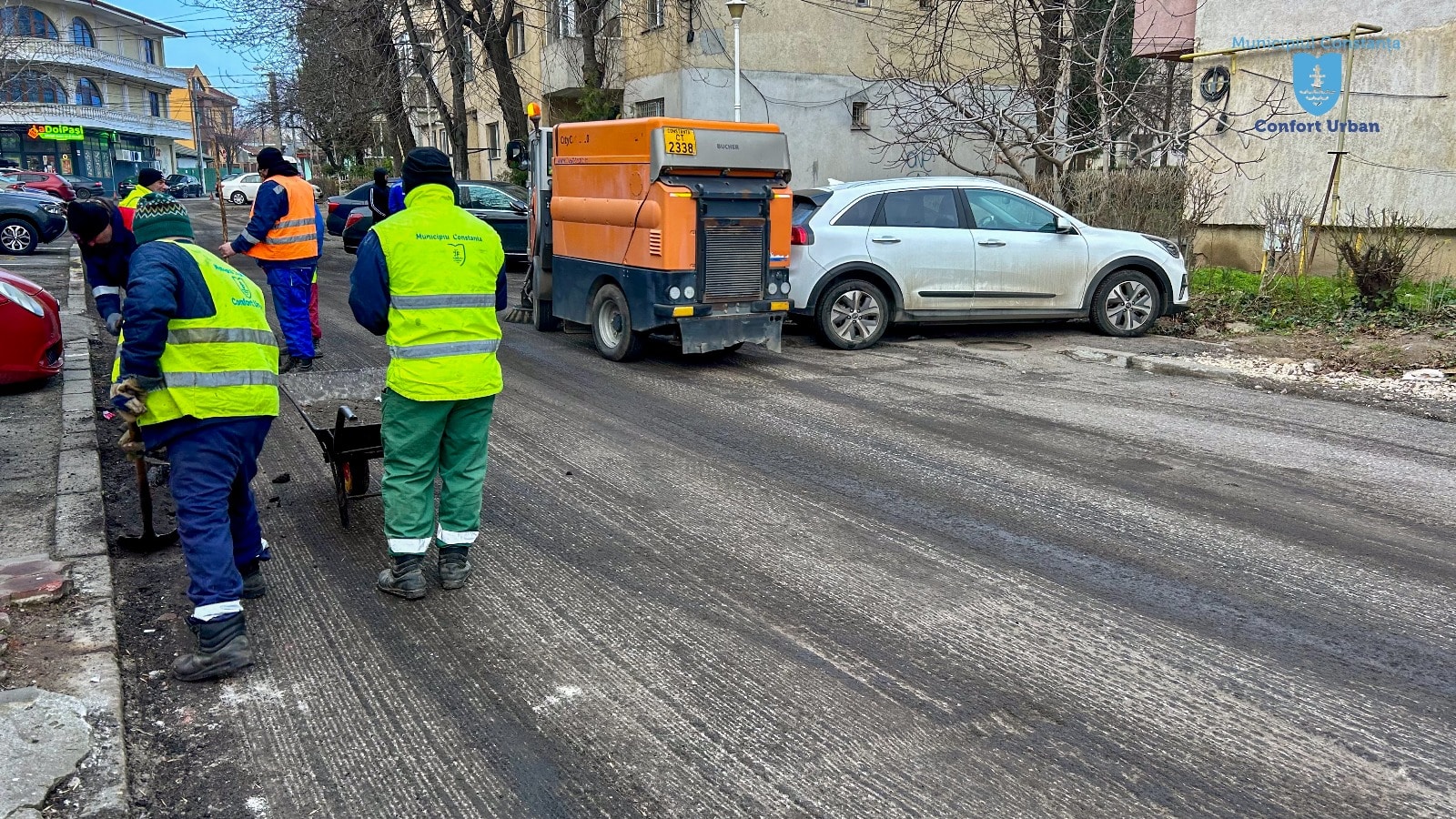 Atenție, șoferi! Asfaltare pe strada Ghiocel din cartierul Anadalchioi. Trafic restricționat total