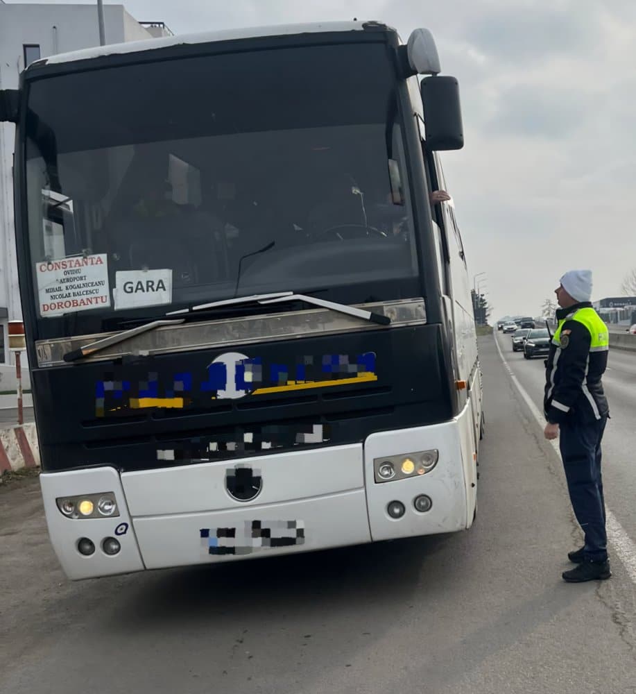 Acțiune a polițiștilor de verificare a transportului persoane. Iată ce nereguli au descoperit