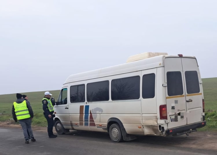 Controale ale polițiștilor în județul Constanța. Au fost verificate microbuzele de transport persoane