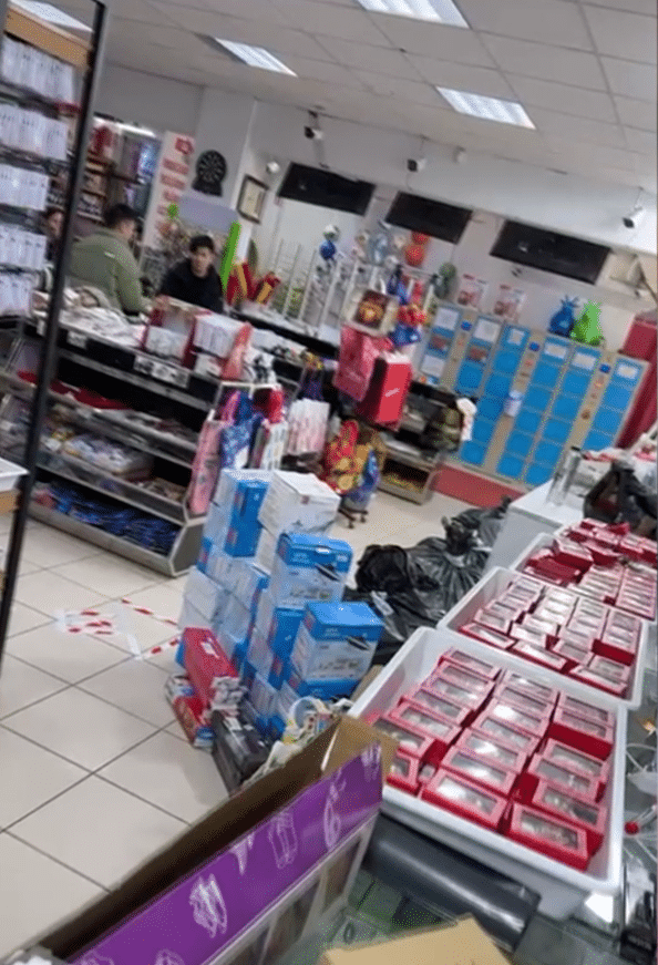 Mall-ul chinezesc, închis de OPC