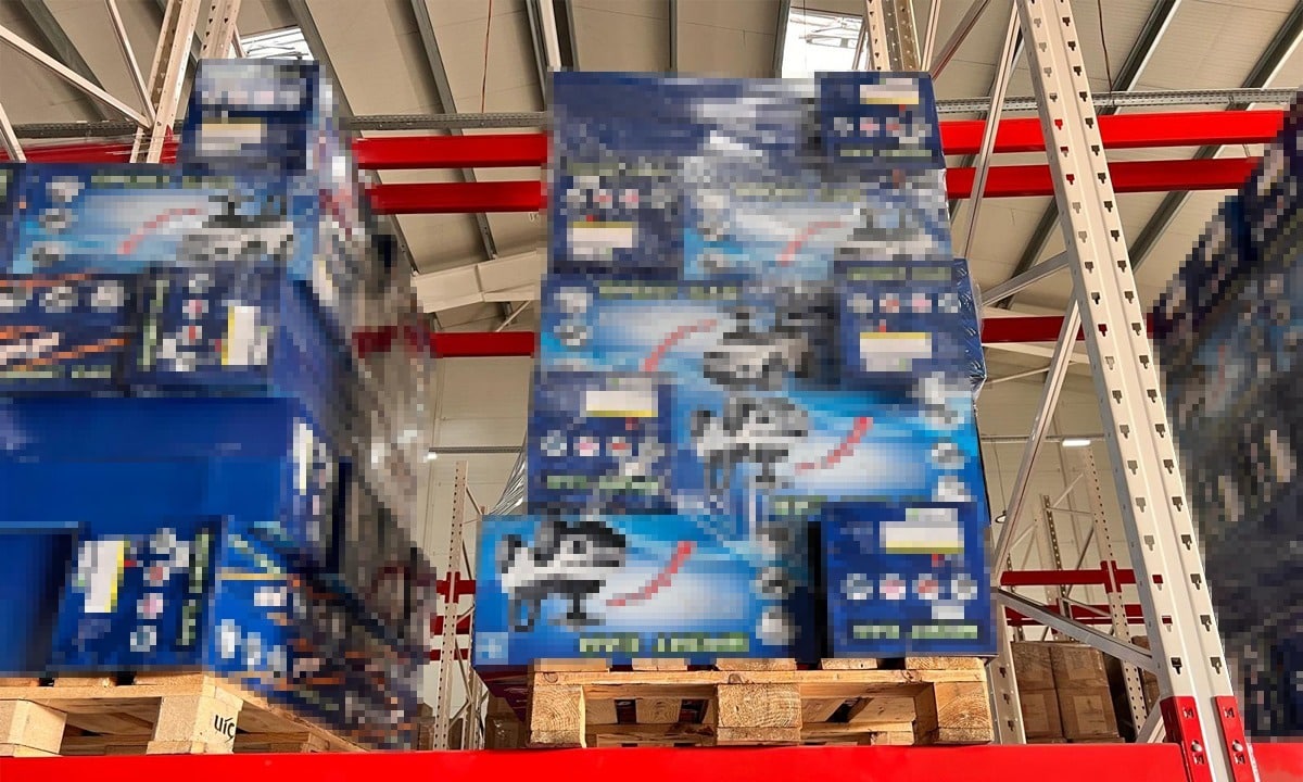 Jucării și cosmetice contrafăcute, confiscate