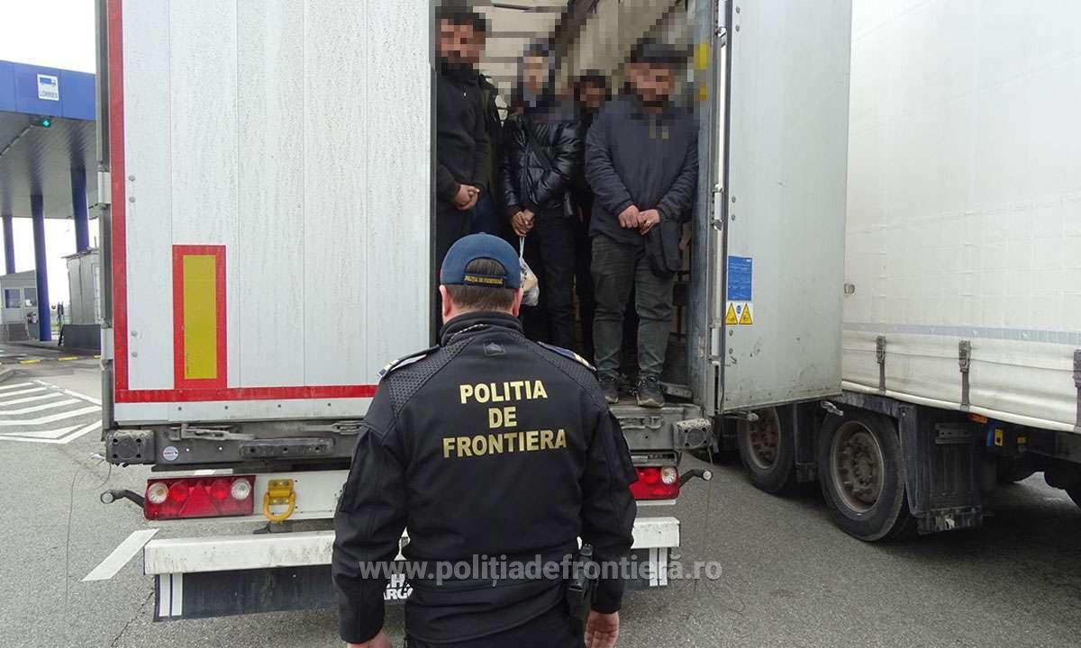 Unsprezece cetățeni iraniei și irakieni descoperiți ascunși într-un camion, de polițiștii de frontieră de la Calafat