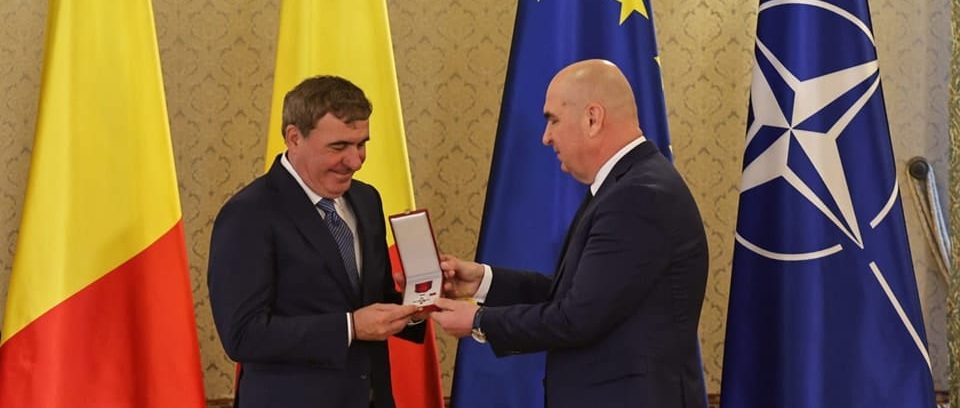 FOTO: Gică Hagi, decorat de preşedintele interimar Ilie Bolojan cu „Steaua României”, cea mai înaltă distincție a țării