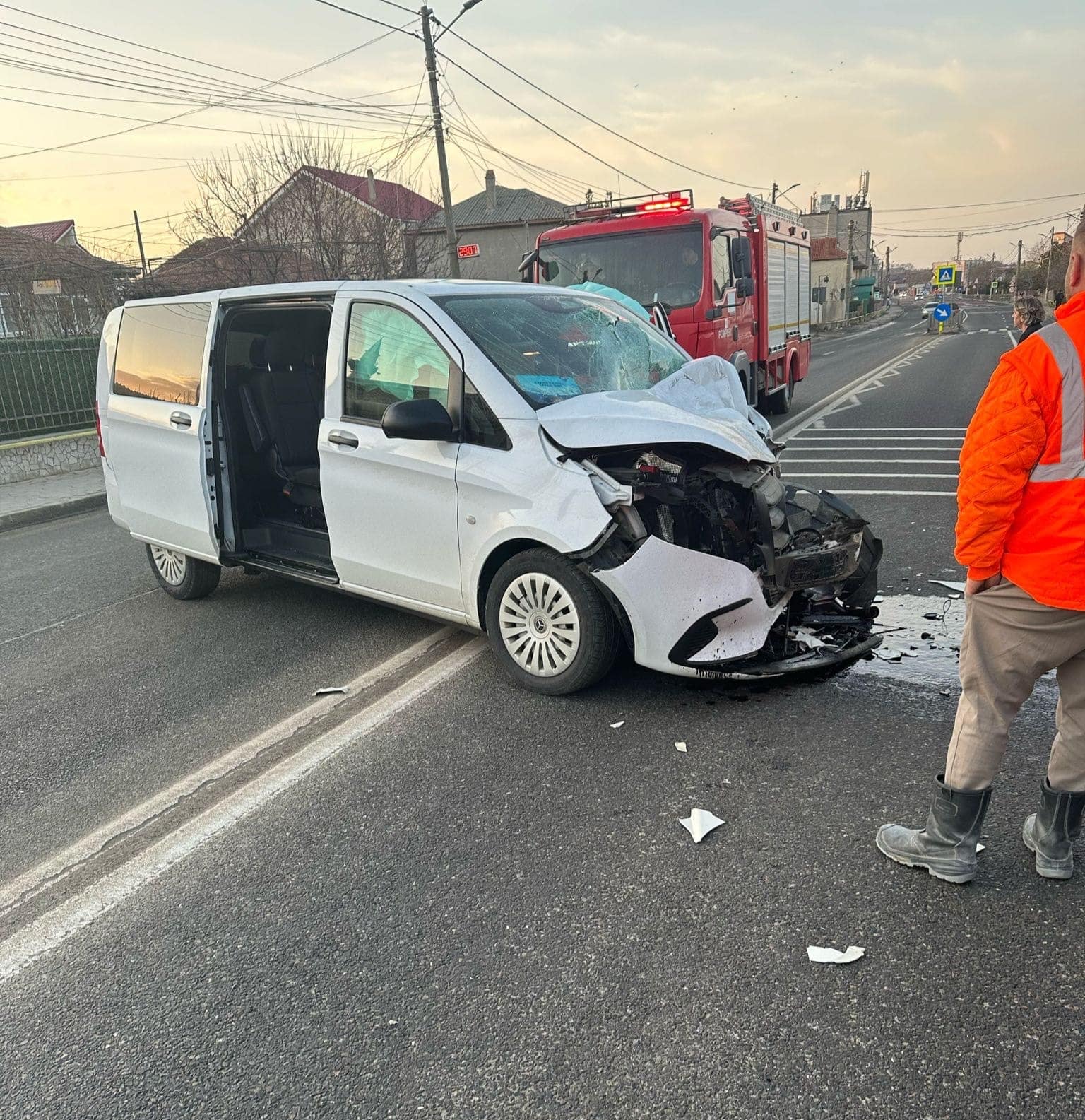 VIDEO: Accident rutier în Tuzla: un TIR și un autoturism implicate. Imagini cu momentul impactului