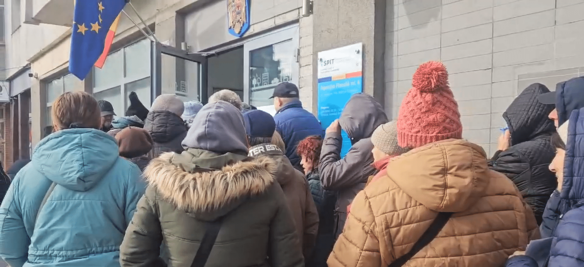 Cozi imense la SPIT Constanța: Oamenii se înghesuie pentru a depune declarația pentru taxa de salubrizare