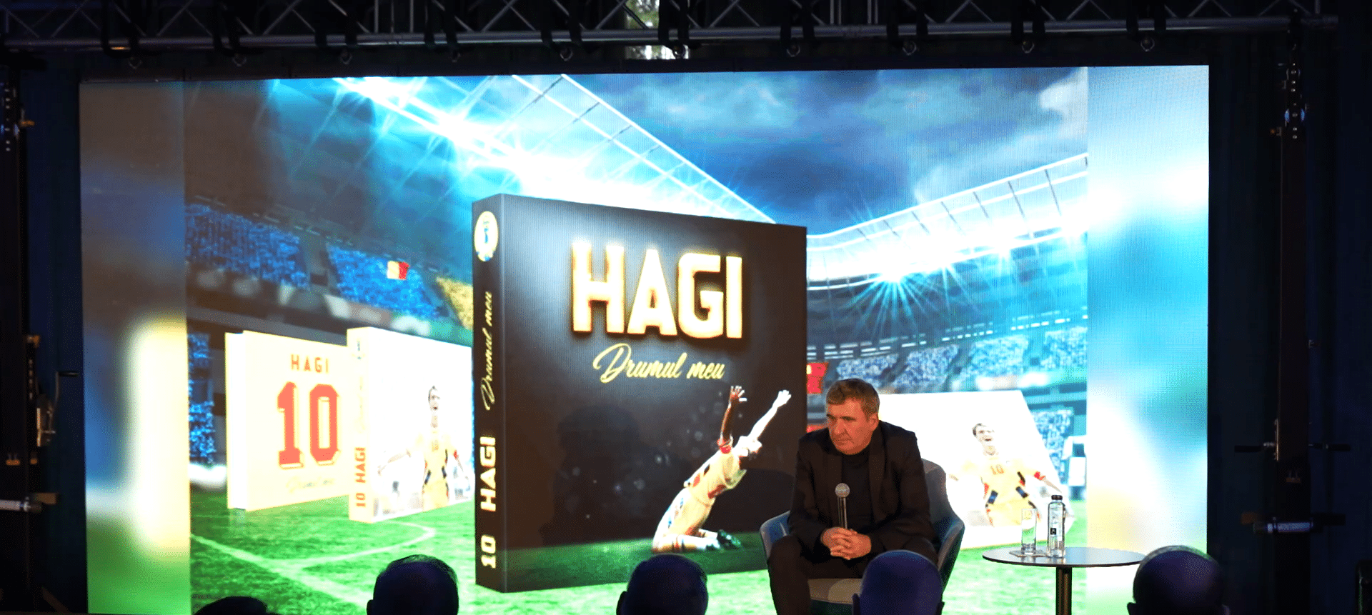 Autobiografia „Hagi – Drumul meu” disponibilă din 26 martie