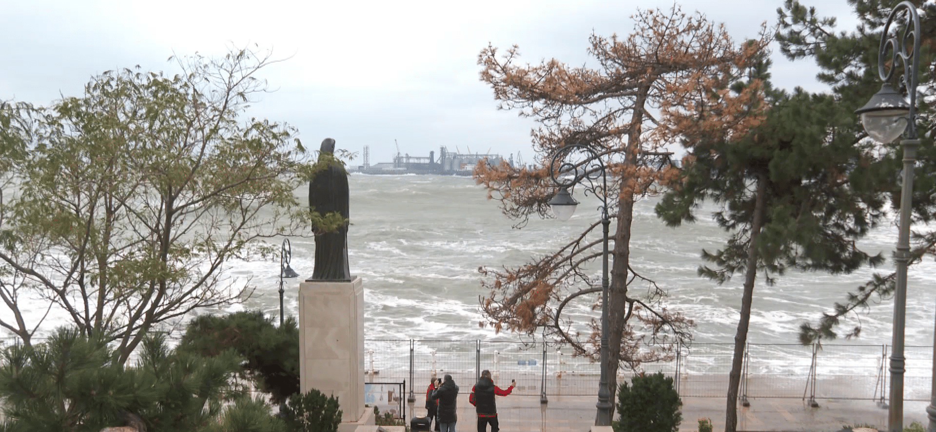 Cod galben de vânt în Constanța. Măsuri de siguranță pentru constănțeni