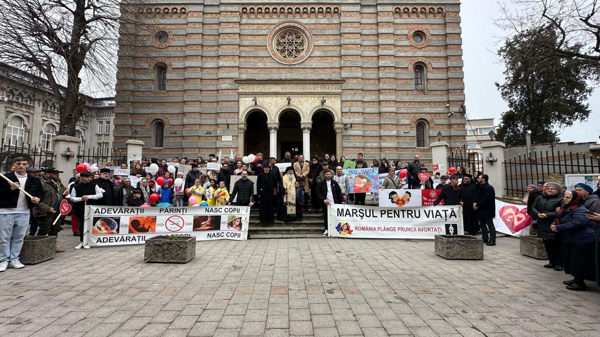 FOTO/VIDEO: Marșul pentru Viață, organizat la Constanța: IPS Teodosie, prezent la eveniment