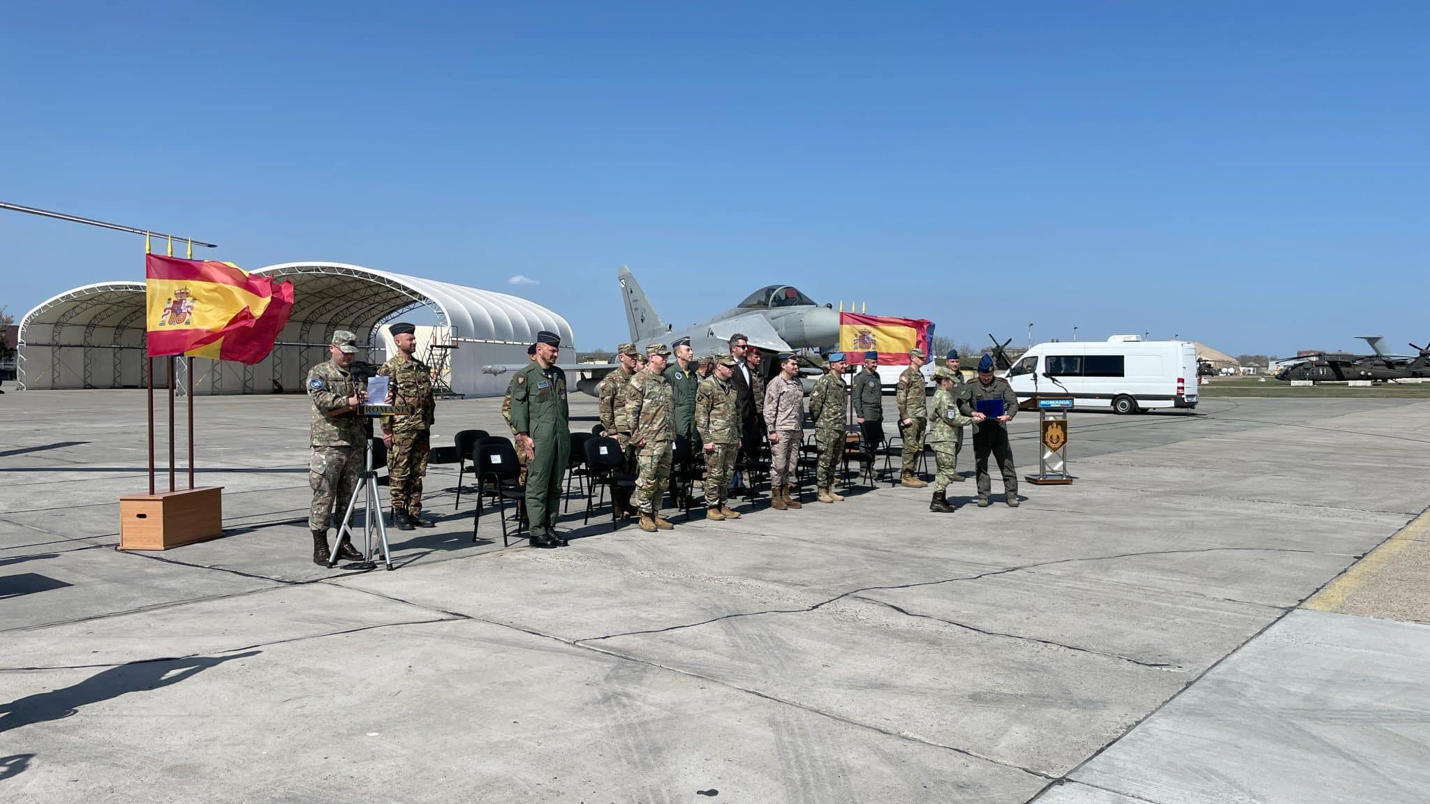 FOTO/VIDEO: Ceremonia de încheiere a misiunii Forțelor Aeriene Spaniole la Baza 57 Aeriană Mihail Kogălniceanu