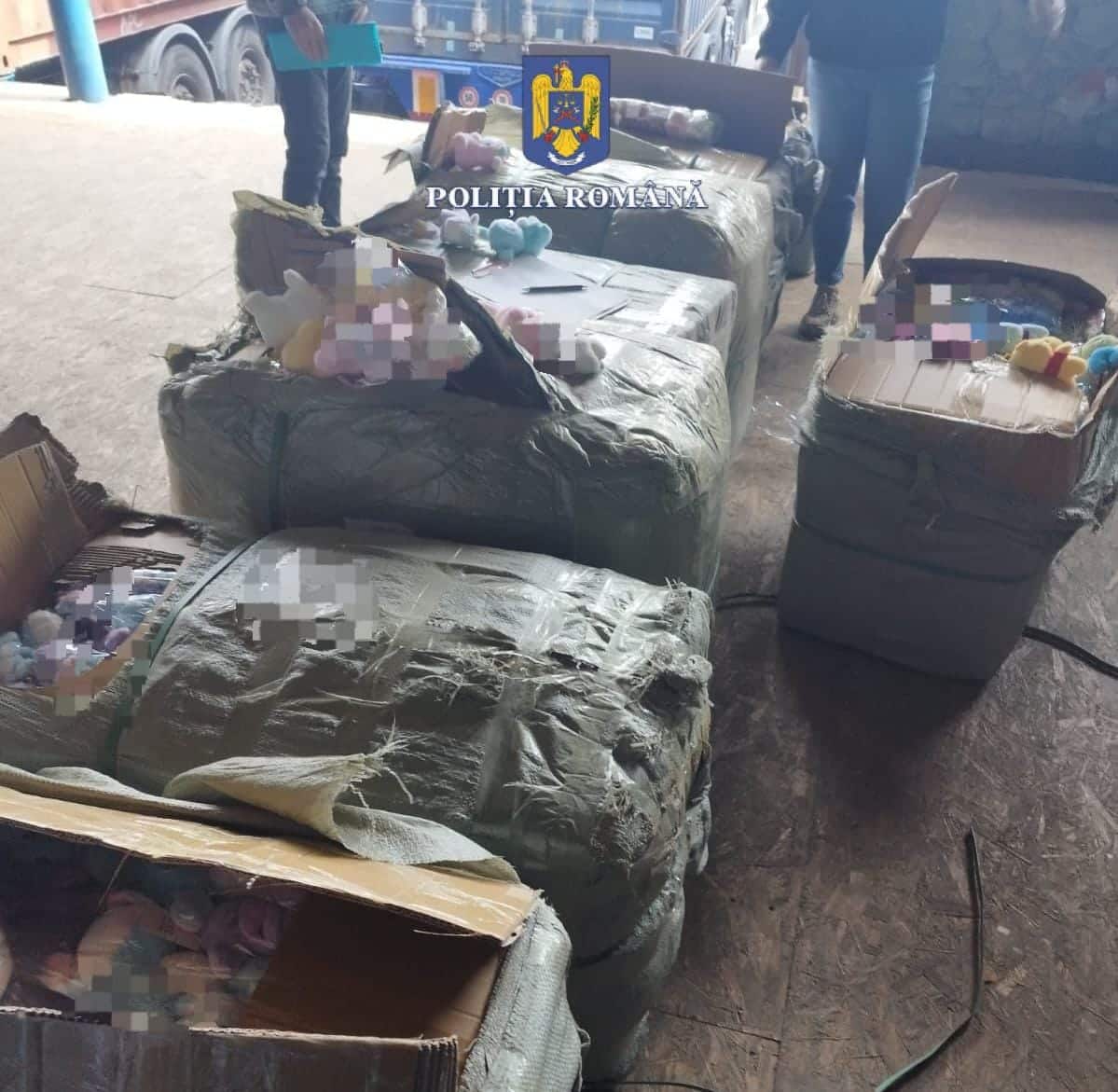Peste 5.000 de jucării din pluș contrafăcute confiscate în Portul Constanța