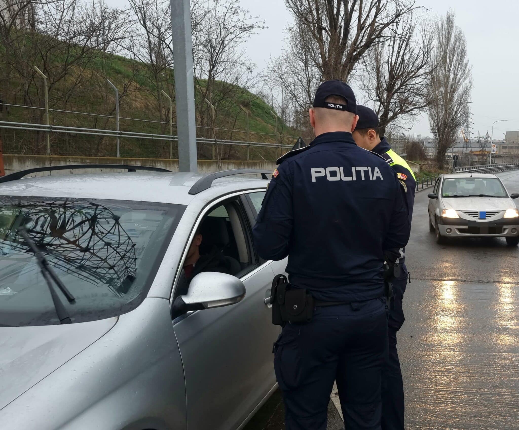 Acțiune rutieră la Constanța. 26 de permise reținute de 1 aprilie, majoritatea pentru neacordarea de trecere a pietonilor