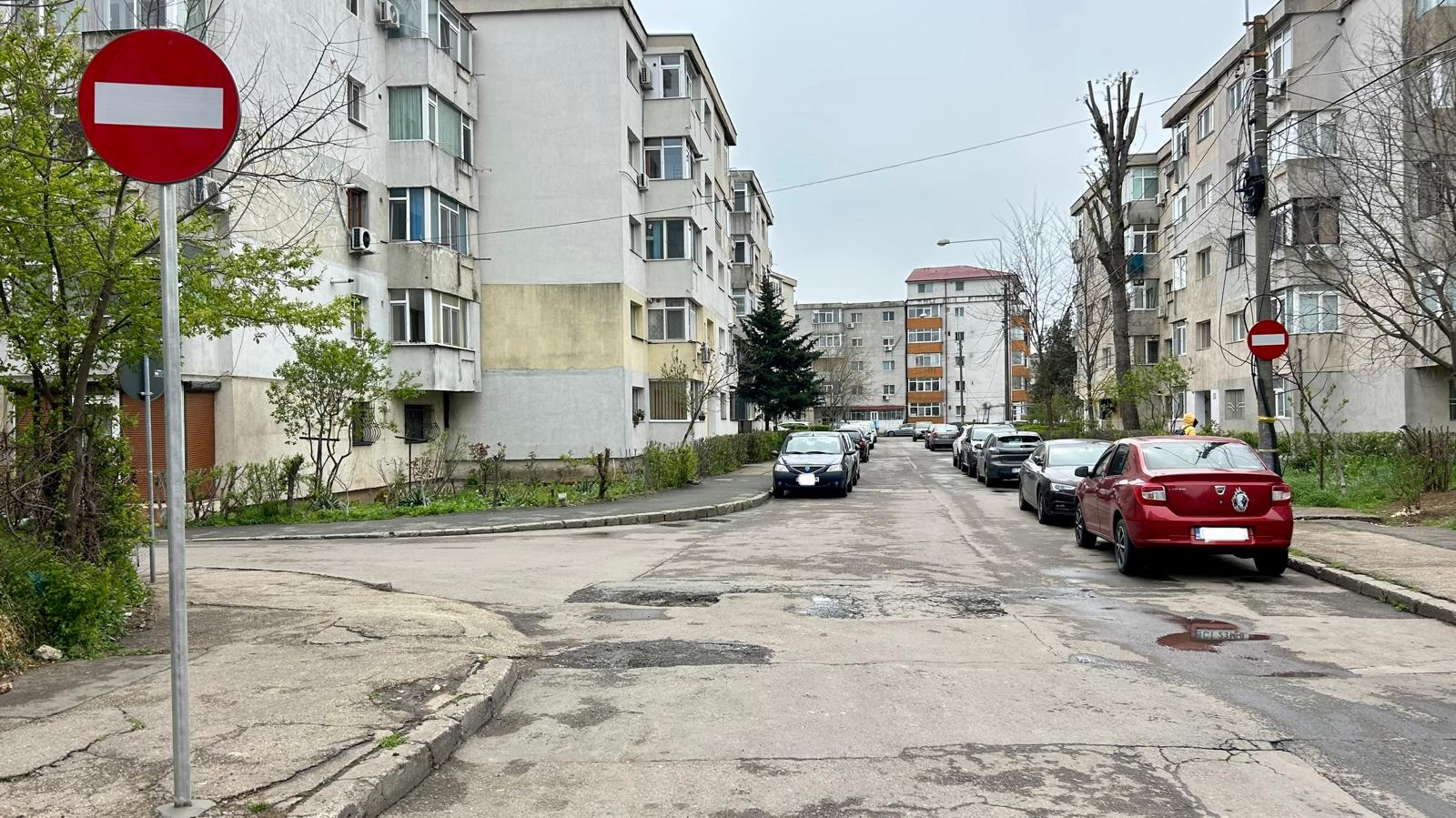 Noi reguli de circulație devin obligatorii începând de astăzi pe două străzi din cartierul Poarta 6