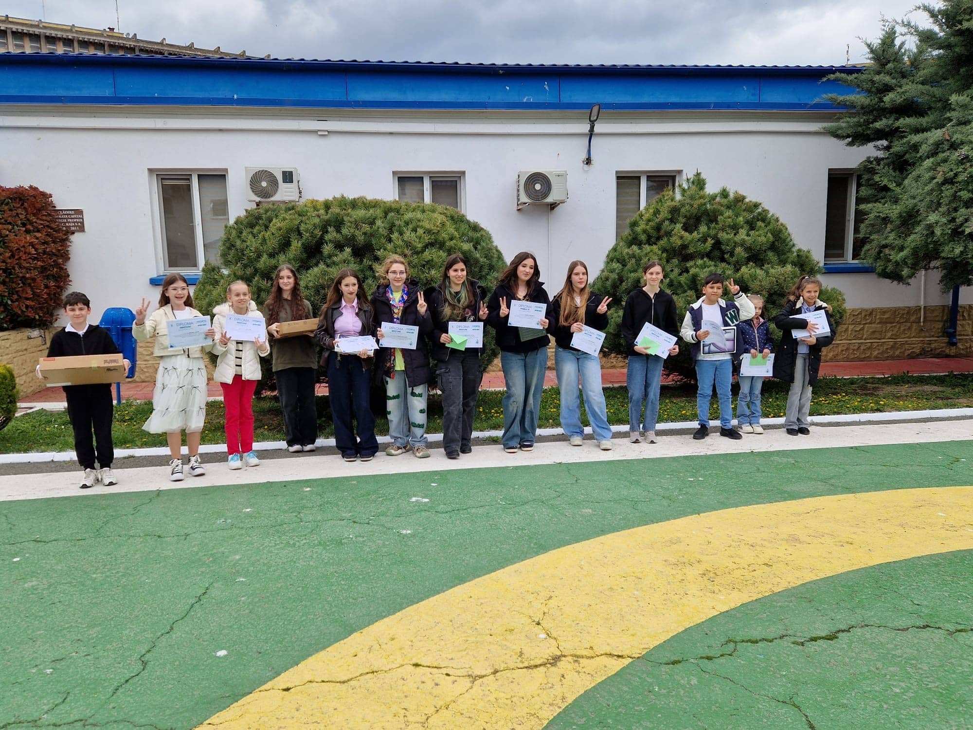 Premii pentru talent și creativitate: Câștigătorii Concursului „Apa este Viață” 2025 au fost recompensați