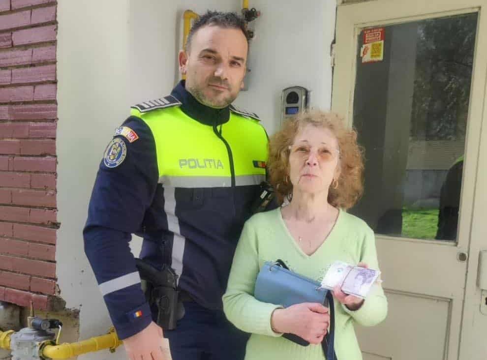 O clipă de neatenție, un gest de omenie înainte de Paște: Geantă pierdută, găsită de un polițist din Constanța