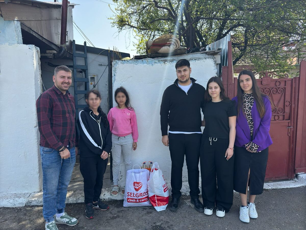 ASCOR Constanța a încheiat campania „Învierea faptelor bune”: 10 familii din Constanța și Murfatlar au primit daruri pascale