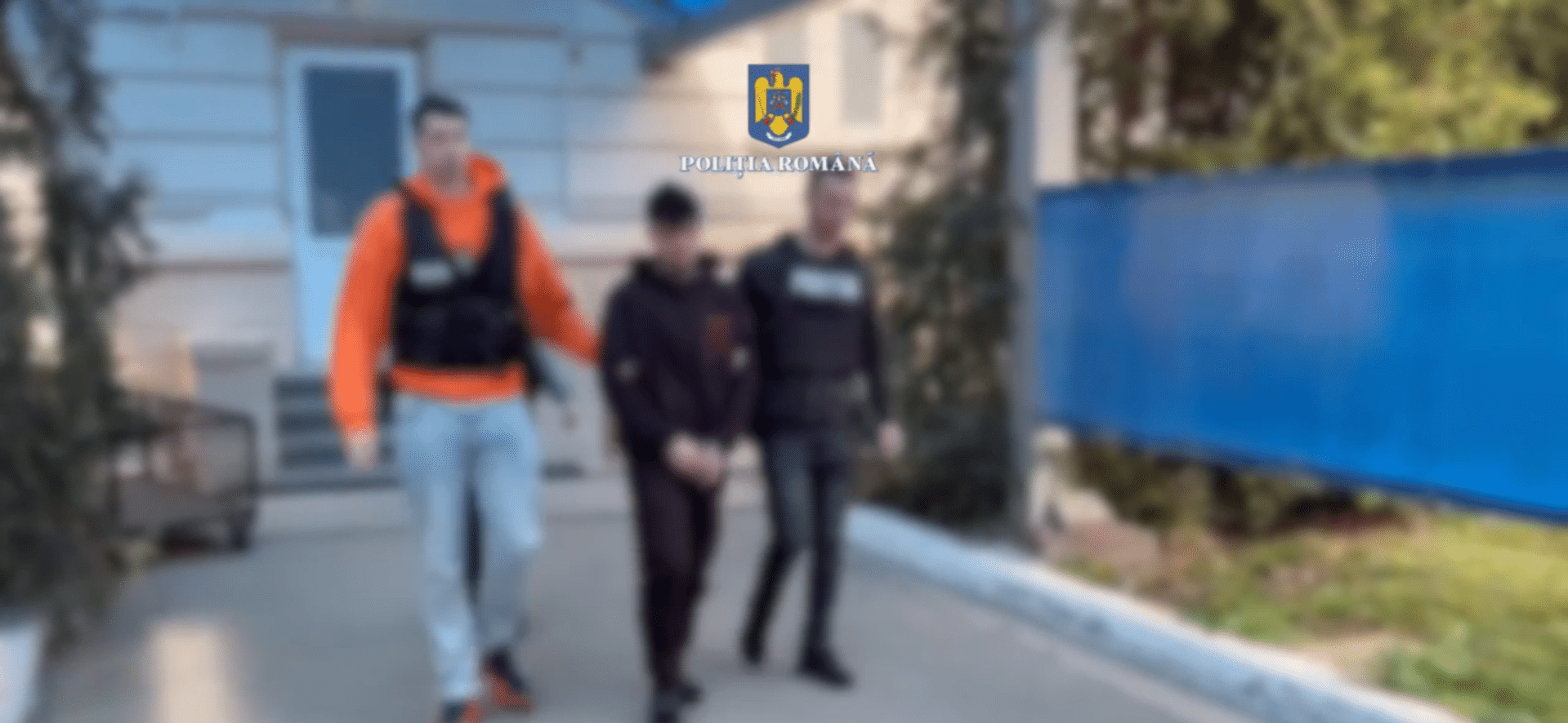 VIDEO: Un tânăr de 20 de ani reținut după ce a încercat să sustragă ceasuri electronice dintr-un mall din Constanța