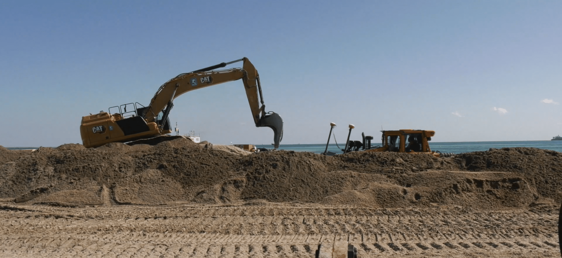 Lucrările avansează în Costinești: Plajă mai mare, diguri noi și acces la epavă