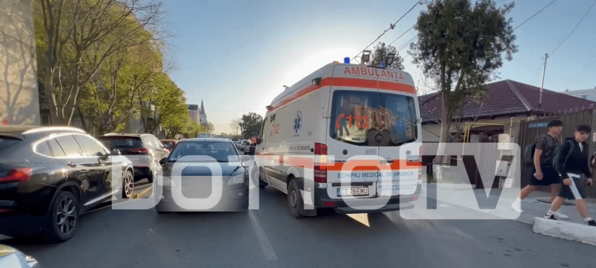 FOTO/VIDEO: Un copil de 8 ani a fost lovit de mașină la Năvodari