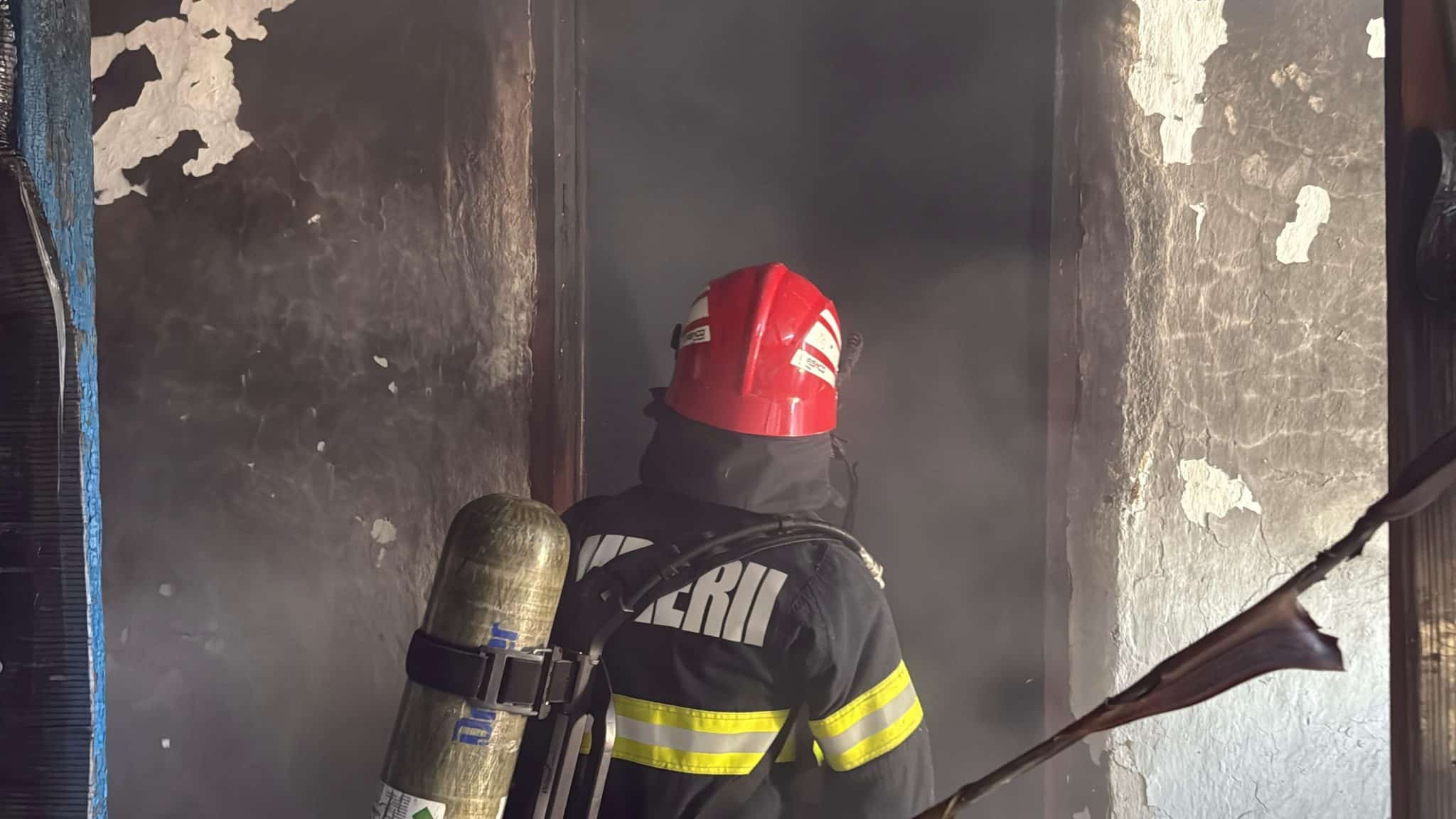 FOTO/VIDEO: Incendiu la casă din localitatea Alba, județul Tulcea