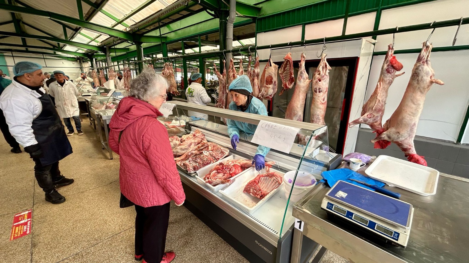 Carne de miel de la producătorii locali, în Piețele Griviței și Tomis III