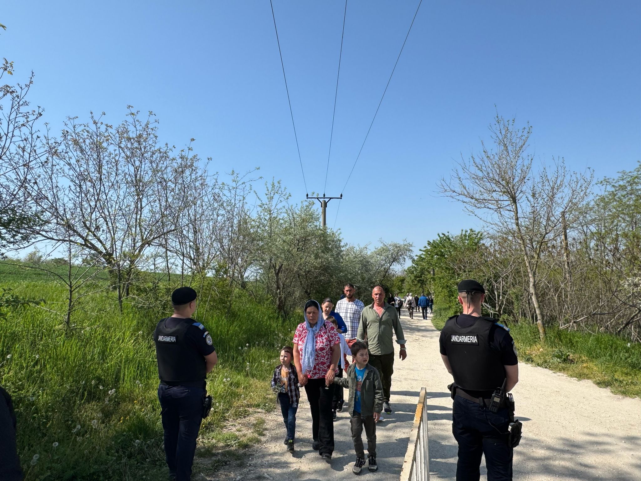 Jandarmii constănțeni asigură măsuri de ordine publică la Mănăstirea Dervent, cu ocazia sărbătorii „Izvorul Tămăduirii”